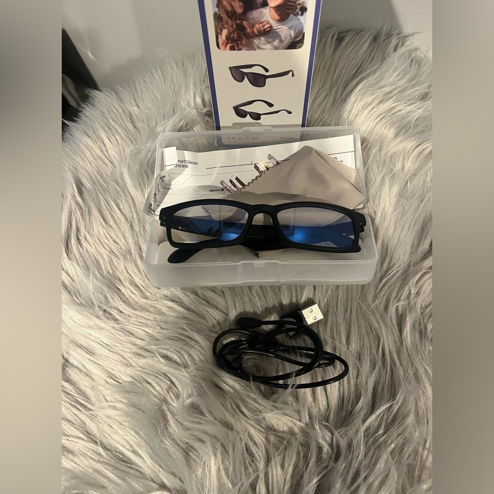 Black Bluetooth Headset with Wireless Single-Ear Design - Picture 3 of 3